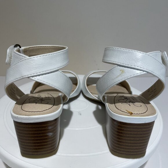 Life Stride Rosetta Ankle Strap Sandals Shoes Women's 6M White Comfort Classic - Picture 5 of 11